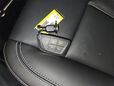 New 2025 Cadillac Optiq Sport 1 image 27