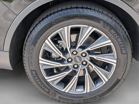 Used 2025 Lincoln Aviator 2WD image 24