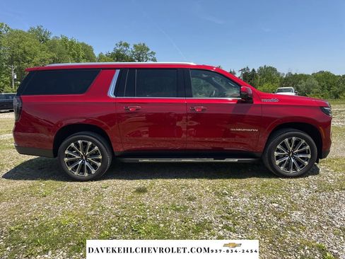 Used 2026 Chevrolet Suburban High Country w/ Sun And Tow Package AWD/4WD image 6