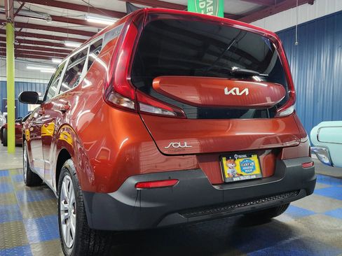 Used 2022 Kia Soul LX image 60