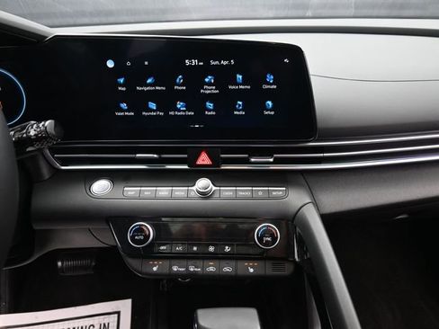 Used 2023 Hyundai Elantra Limited FWD image 19