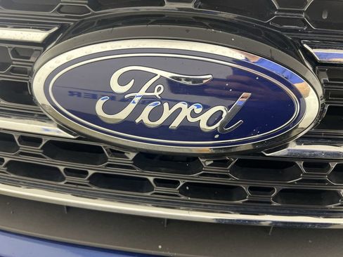 Used 2023 Ford Explorer XLT w/ Equipment Group 202A AWD/4WD image 31