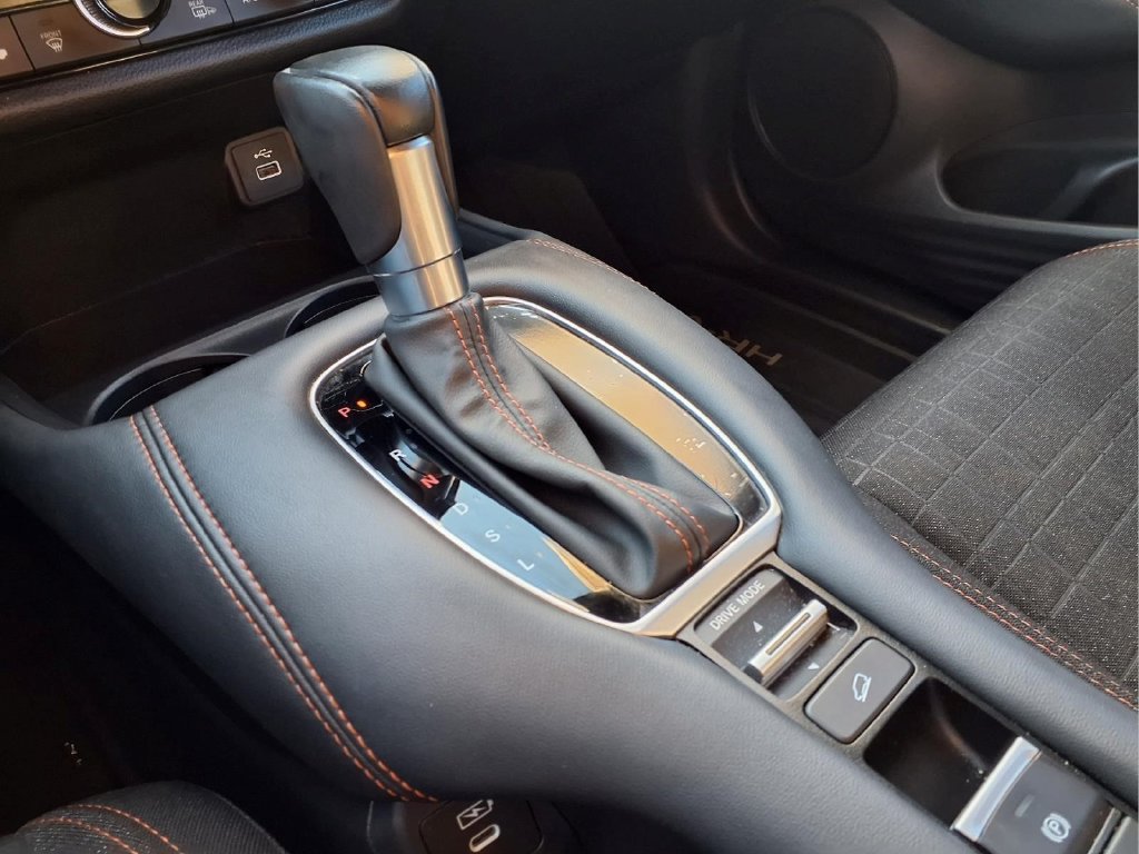 Certified 2025 Honda HR-V Sport image 18