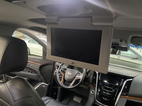 Used 2018 Cadillac Escalade Premium Luxury image 23