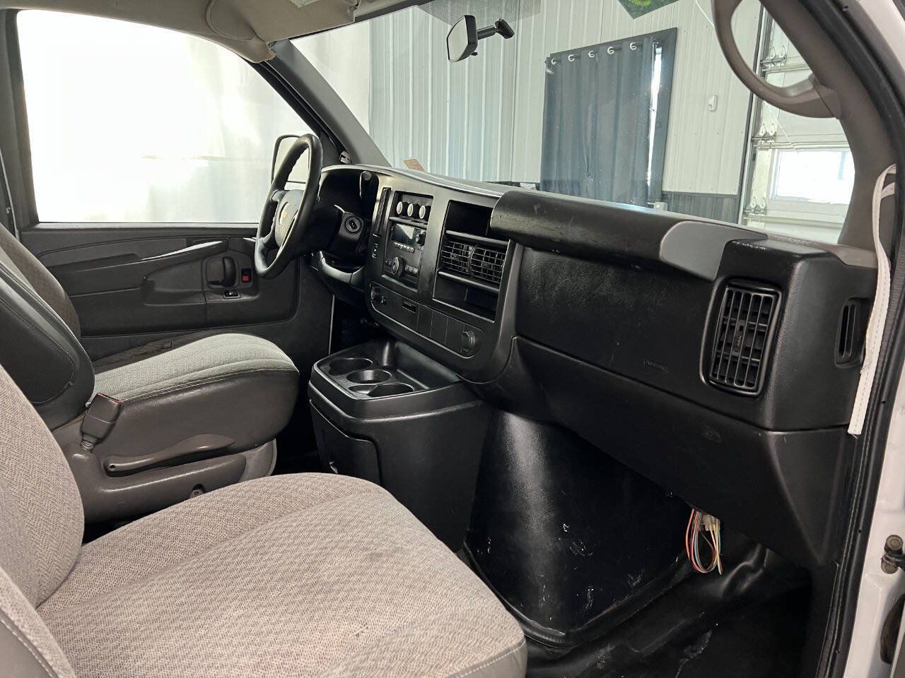 Used 2014 Chevrolet Express 1500 RWD image 11