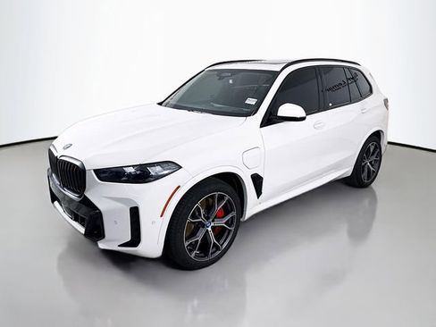 Used 2024 BMW X5 xDrive50e w/ M Sport Package image 3
