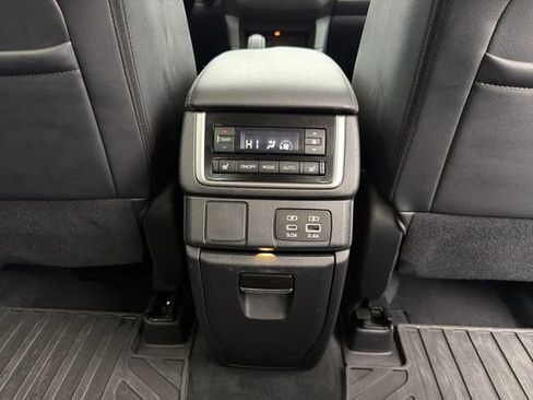 Certified 2024 Subaru Ascent Limited image 25