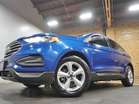 Used 2020 Ford Edge SE FWD image 3