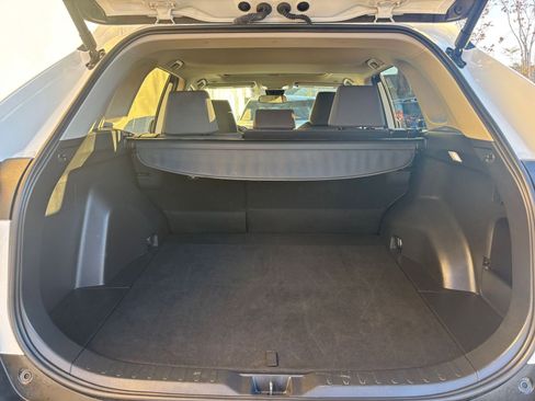 Used 2025 Toyota RAV4 XLE image 31