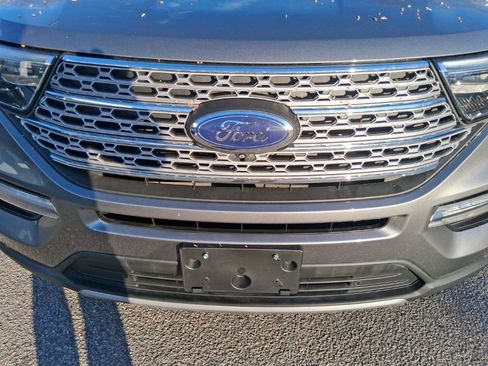 Used 2022 Ford Explorer Limited w/ Equipment Group 301A image 7