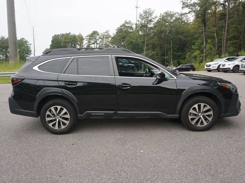 Used 2024 Subaru Outback Premium AWD/4WD image 19