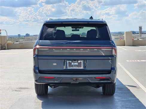 New 2025 Lincoln Navigator Reserve image 6