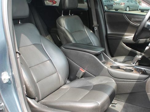 Used 2020 Chevrolet Malibu Premier image 24