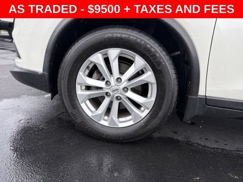 Used 2016 Nissan Rogue SV w/ SV Premium Package FWD image 9