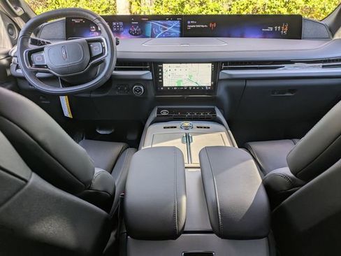 New 2025 Lincoln Navigator L Reserve w/ Jet Appearance Package image 5