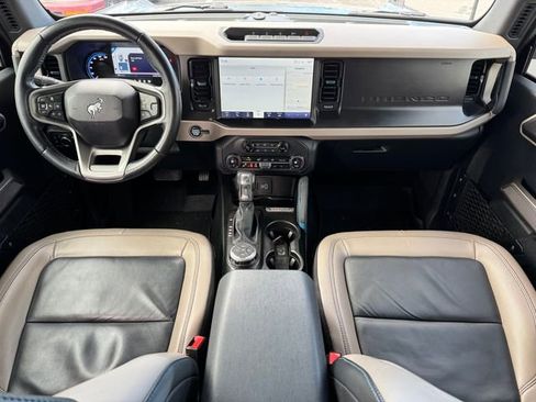 Used 2023 Ford Bronco Wildtrak image 23