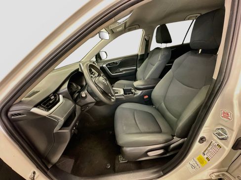 Used 2025 Toyota RAV4 LE AWD/4WD image 13