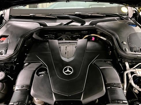 Used 2018 Mercedes-Benz E 400 4MATIC Sedan image 30