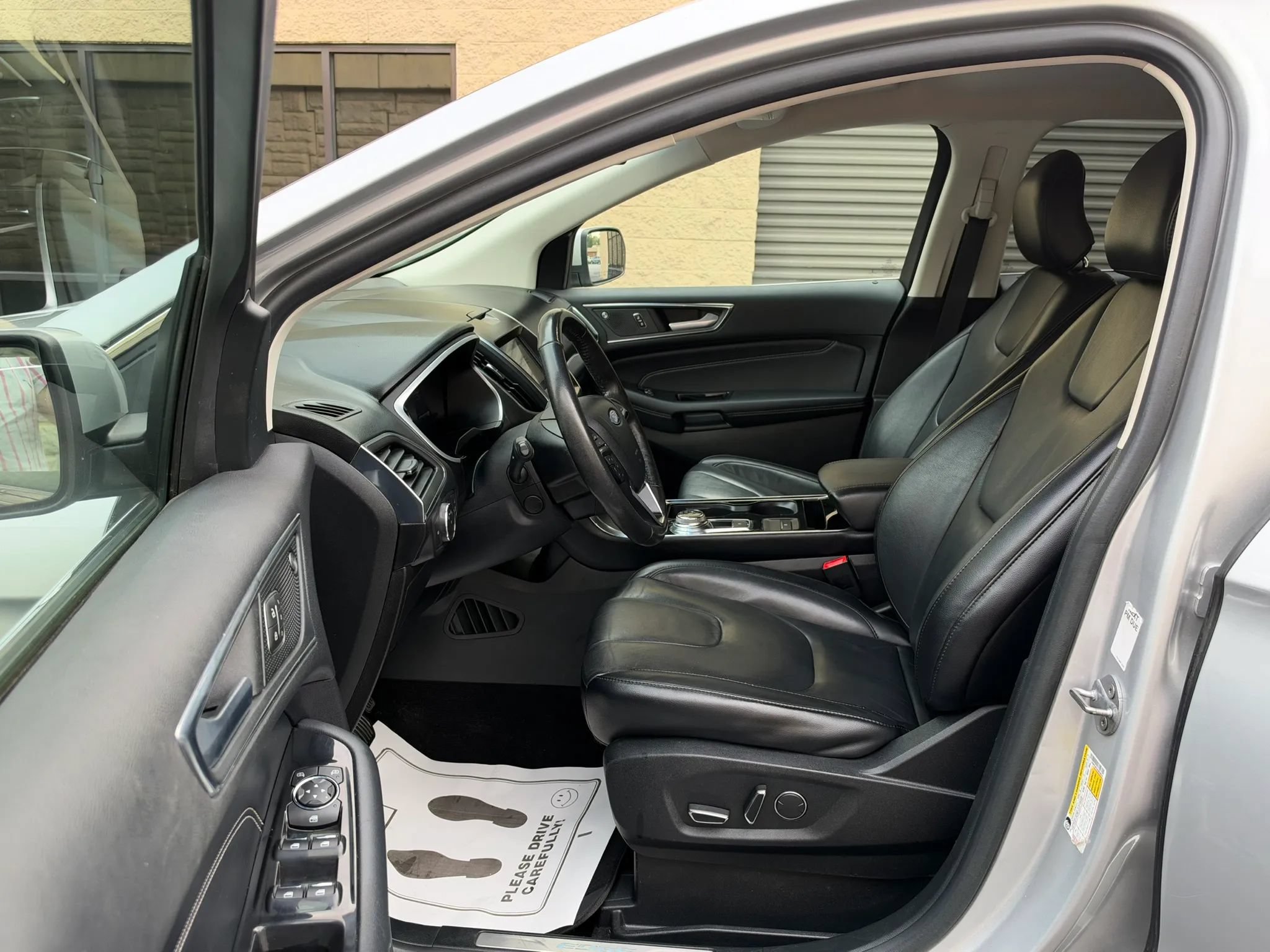 Used 2019 Ford Edge Titanium FWD image 22