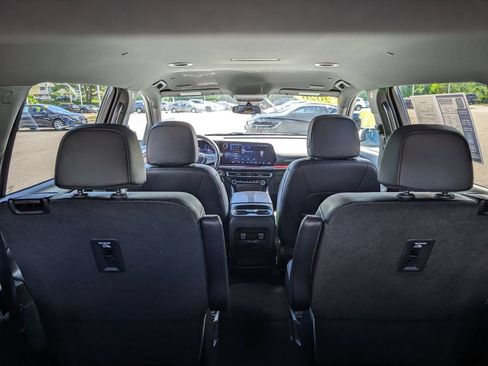 Used 2026 Chevrolet Traverse Z71 AWD/4WD image 14