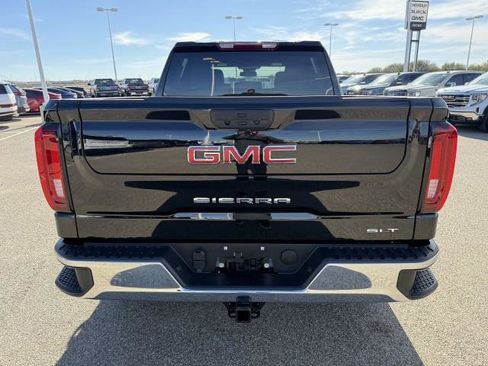 New 2026 GMC Sierra 1500 SLT image 7