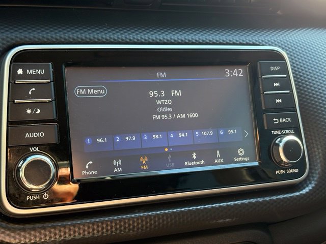 Used 2021 Nissan Kicks S FWD image 16