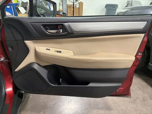 Used 2017 Subaru Outback 2.5i Premium image 16