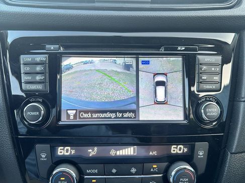 Used 2017 Nissan Rogue SV w/ SV Premium Package AWD/4WD image 12