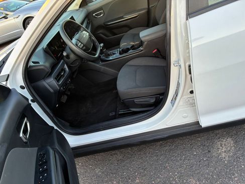 Used 2025 Kia K4 LXS image 9