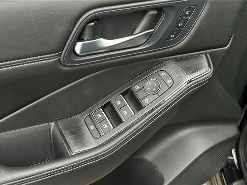 Certified 2023 Nissan Rogue SL w/ SL Premium Package image 9