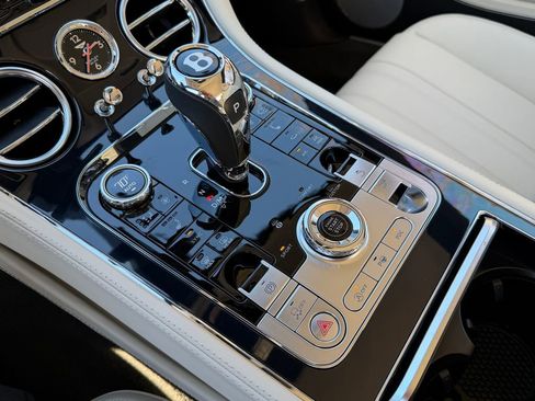 Used 2023 Bentley Continental GT V8 image 30