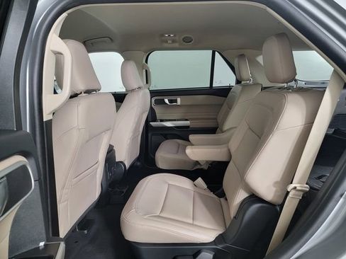 Certified 2023 Ford Explorer XLT w/ Equipment Group 202A AWD/4WD image 15