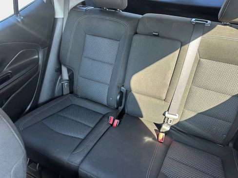 Used 2023 GMC Terrain SLE image 9