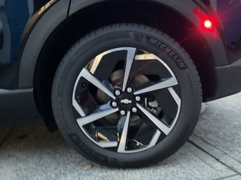 New 2026 Chevrolet Equinox EV LT image 24