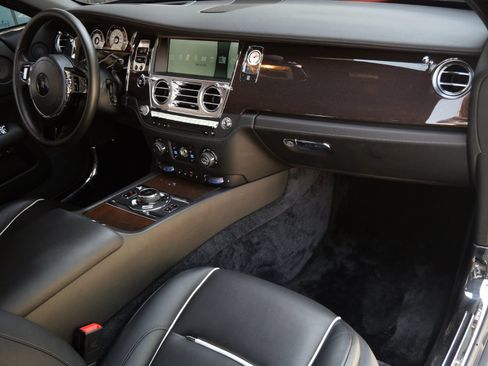 Certified 2015 Rolls-Royce Wraith RWD image 18