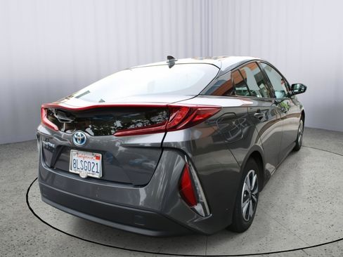Used 2019 Toyota Prius Prime Plus FWD image 7