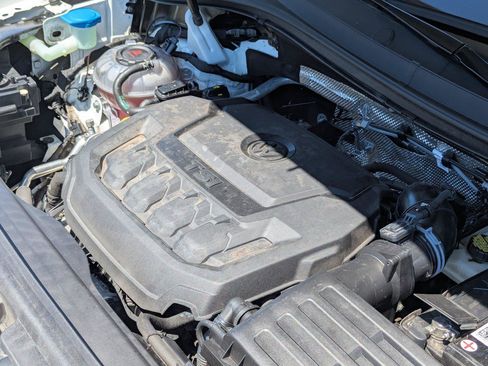 Used 2022 Volkswagen Tiguan SE AWD/4WD image 34