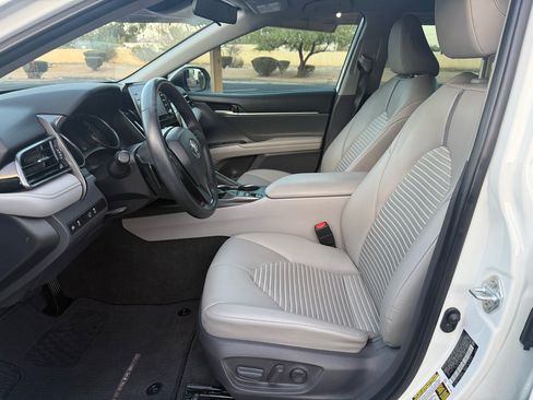Used 2021 Toyota Camry SE image 9