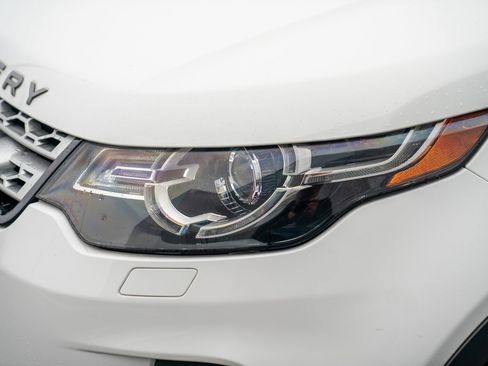 Used 2017 Land Rover Discovery Sport HSE image 28