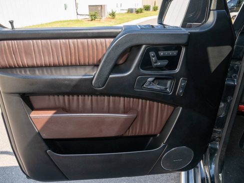 Used 2015 Mercedes-Benz G 63 AMG 4MATIC image 24