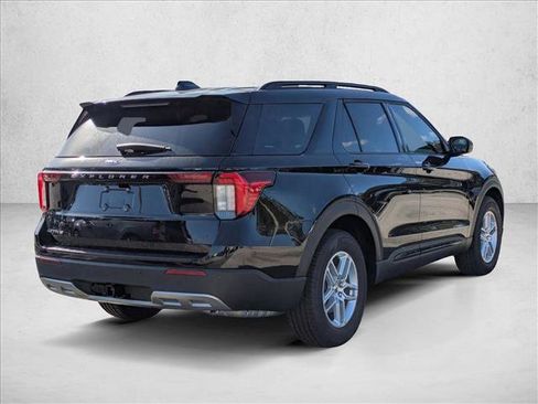 New 2026 Ford Explorer Active w/ Active Comfort Package RWD image 8