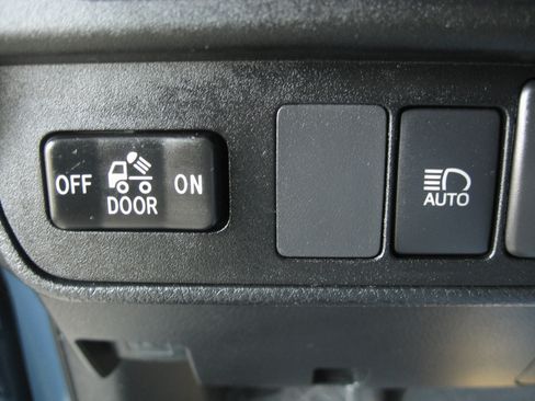 Used 2019 Toyota Tacoma SR5 image 18