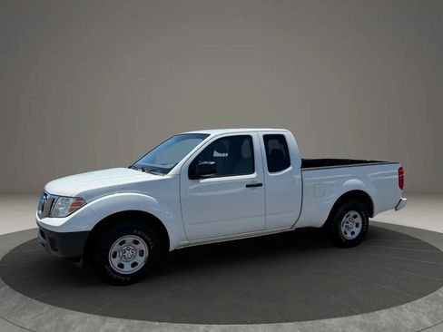 Used 2017 Nissan Frontier S RWD image 2