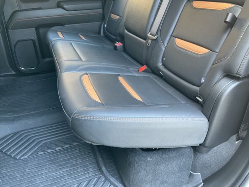 Used 2024 GMC Sierra 1500 AT4 w/ Technology Package AWD/4WD image 39