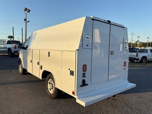 New 2025 Chevrolet Express 3500 w/ Power Convenience Package image 6