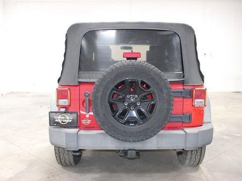 Used 2010 Jeep Wrangler Unlimited Sport image 8