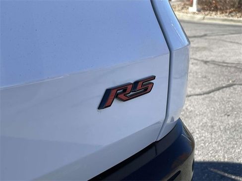 Used 2024 Chevrolet Traverse RS image 12