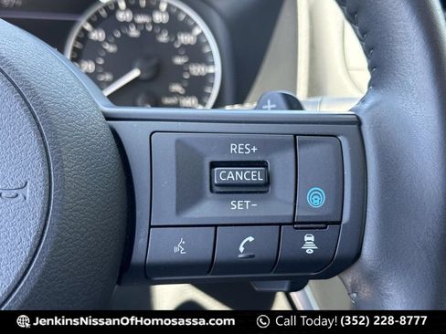 Certified 2024 Nissan Rogue SV w/ SV Premium Package FWD image 39