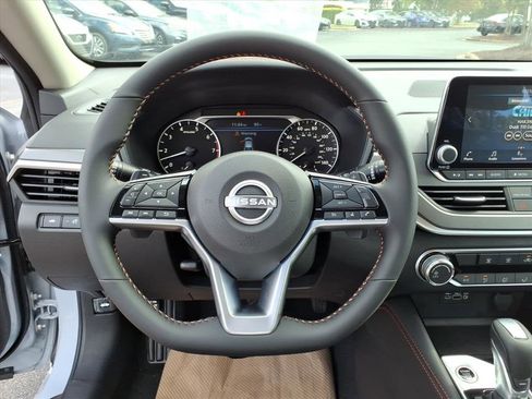 New 2025 Nissan Altima 2.5 SR image 12