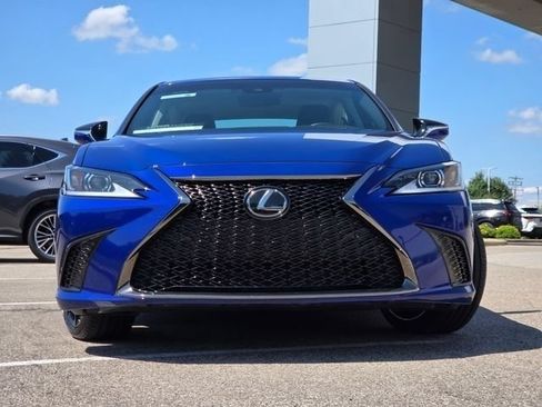 Used 2024 Lexus ES 350 w/ Accessory Package (Z1) FWD image 3